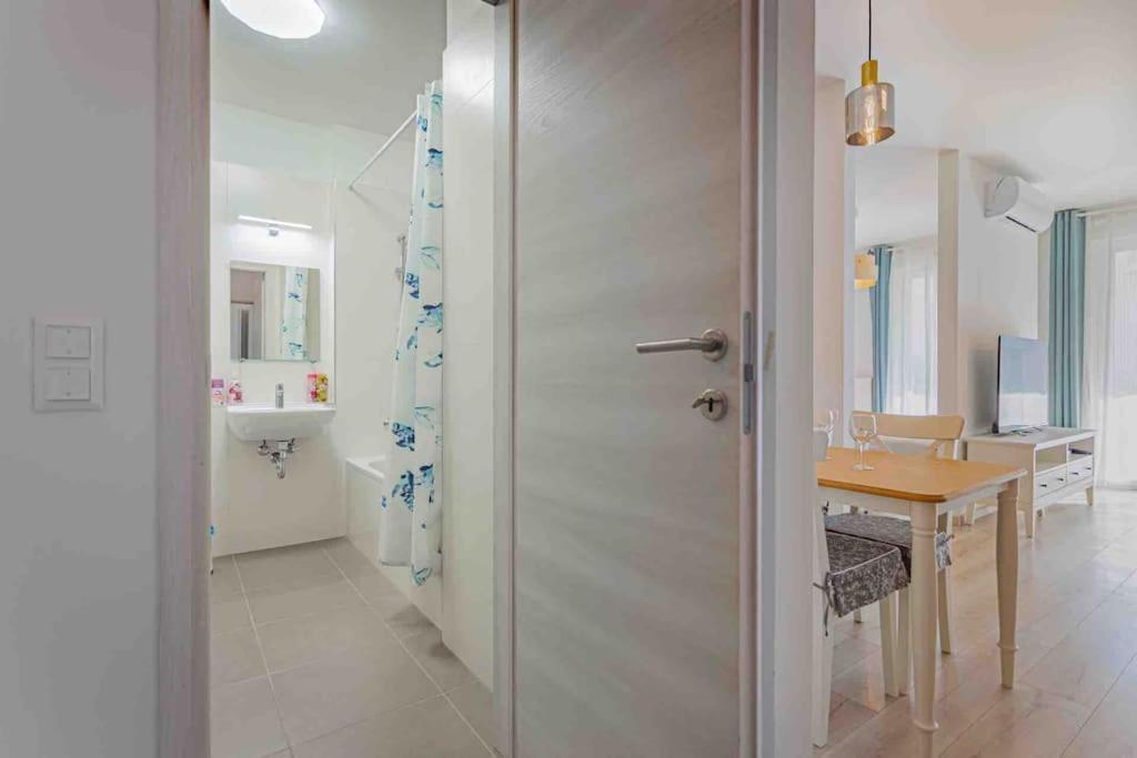 Corvin Quiet Luxury Apartment *